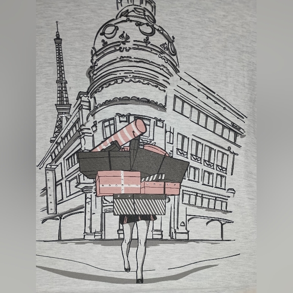 Parisian girl shopping with gems decorating the building. Size large. - Picture 3 of 8